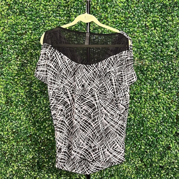 💫 59. Milk & Honey Black And white Sheer Short sleeve blouse size small PTP 25 - Picture 5 of 7